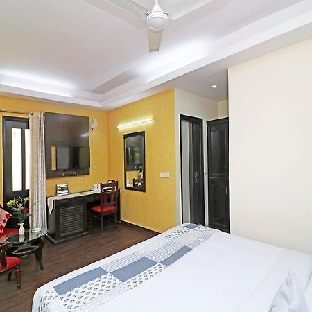 Oyo 13451 Star Corporate Avenue Hotel Új-Delhi Kültér fotó