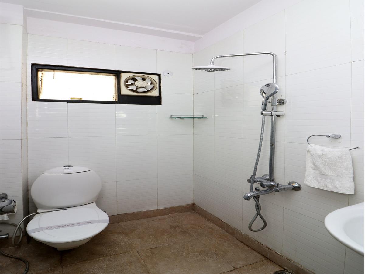 Oyo 13451 Star Corporate Avenue Hotel Új-Delhi Kültér fotó