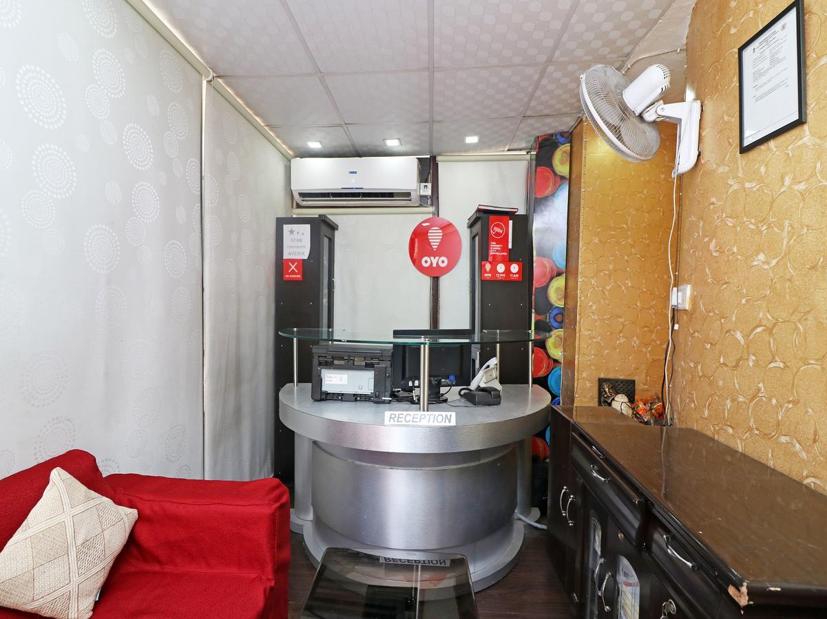 Oyo 13451 Star Corporate Avenue Hotel Új-Delhi Kültér fotó