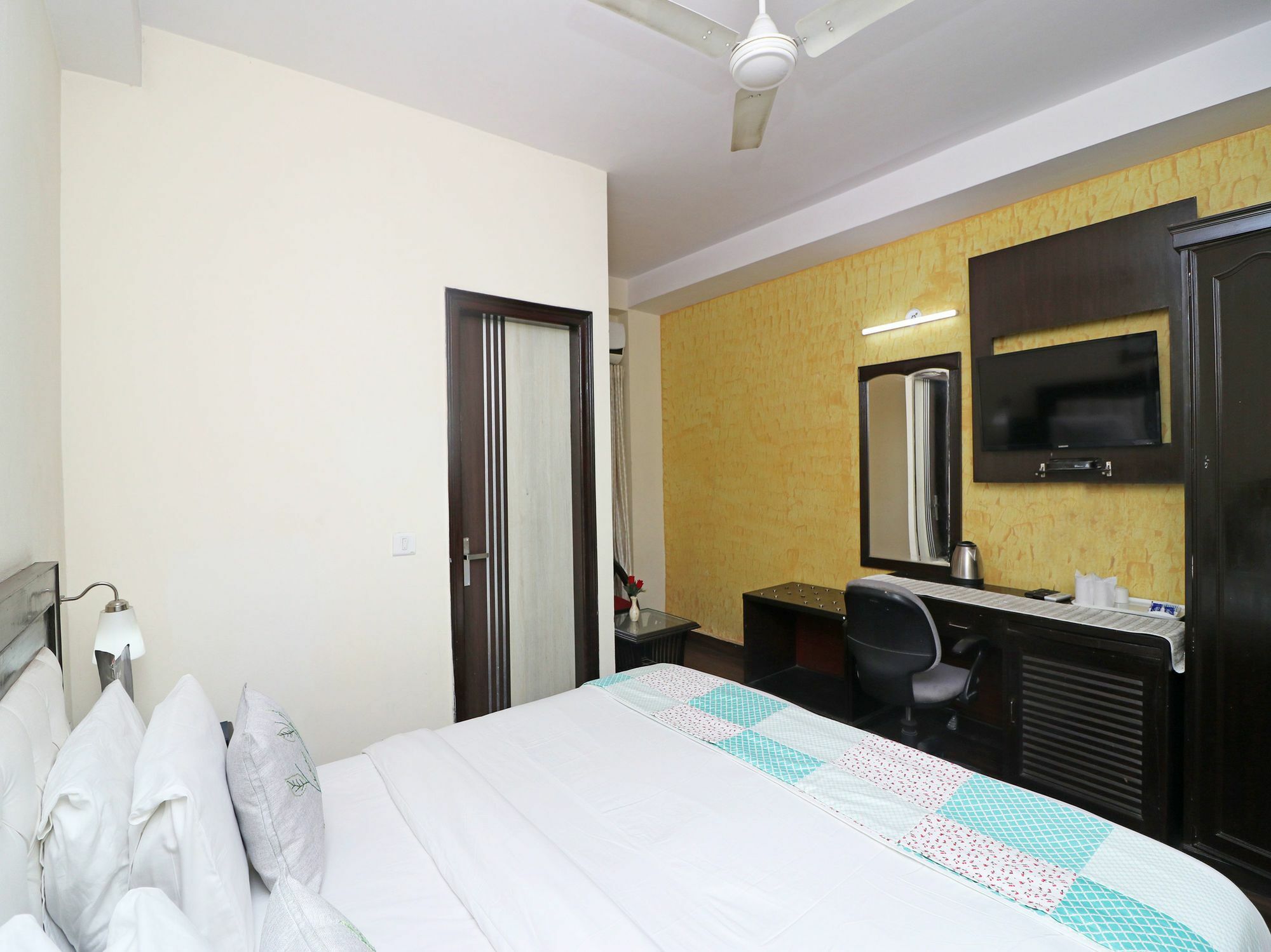 Oyo 13451 Star Corporate Avenue Hotel Új-Delhi Kültér fotó
