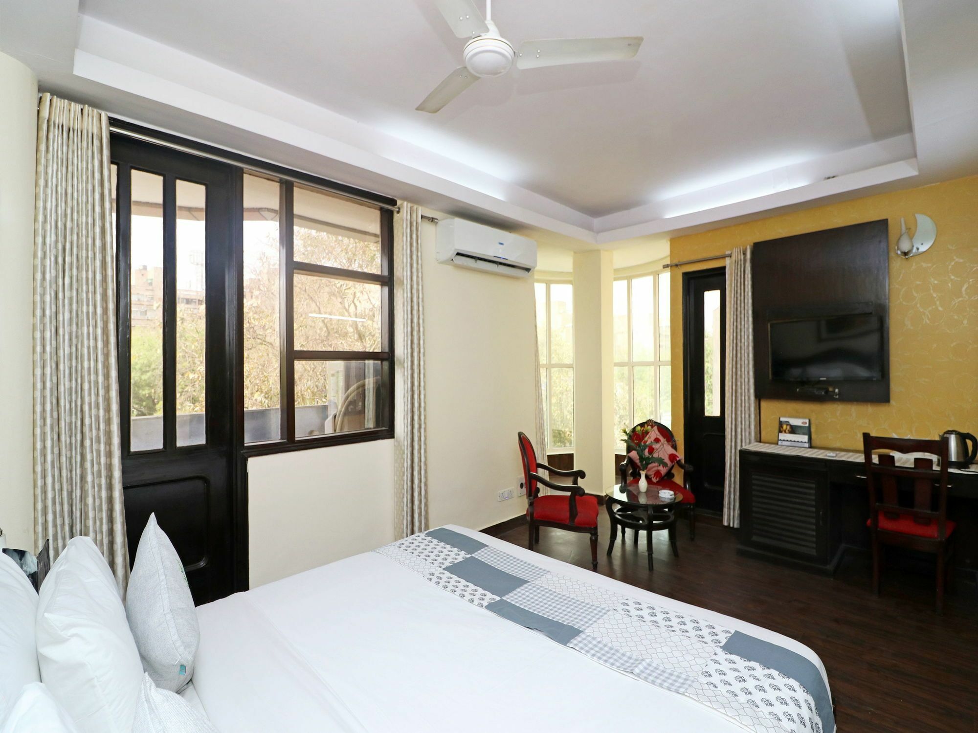 Oyo 13451 Star Corporate Avenue Hotel Új-Delhi Kültér fotó