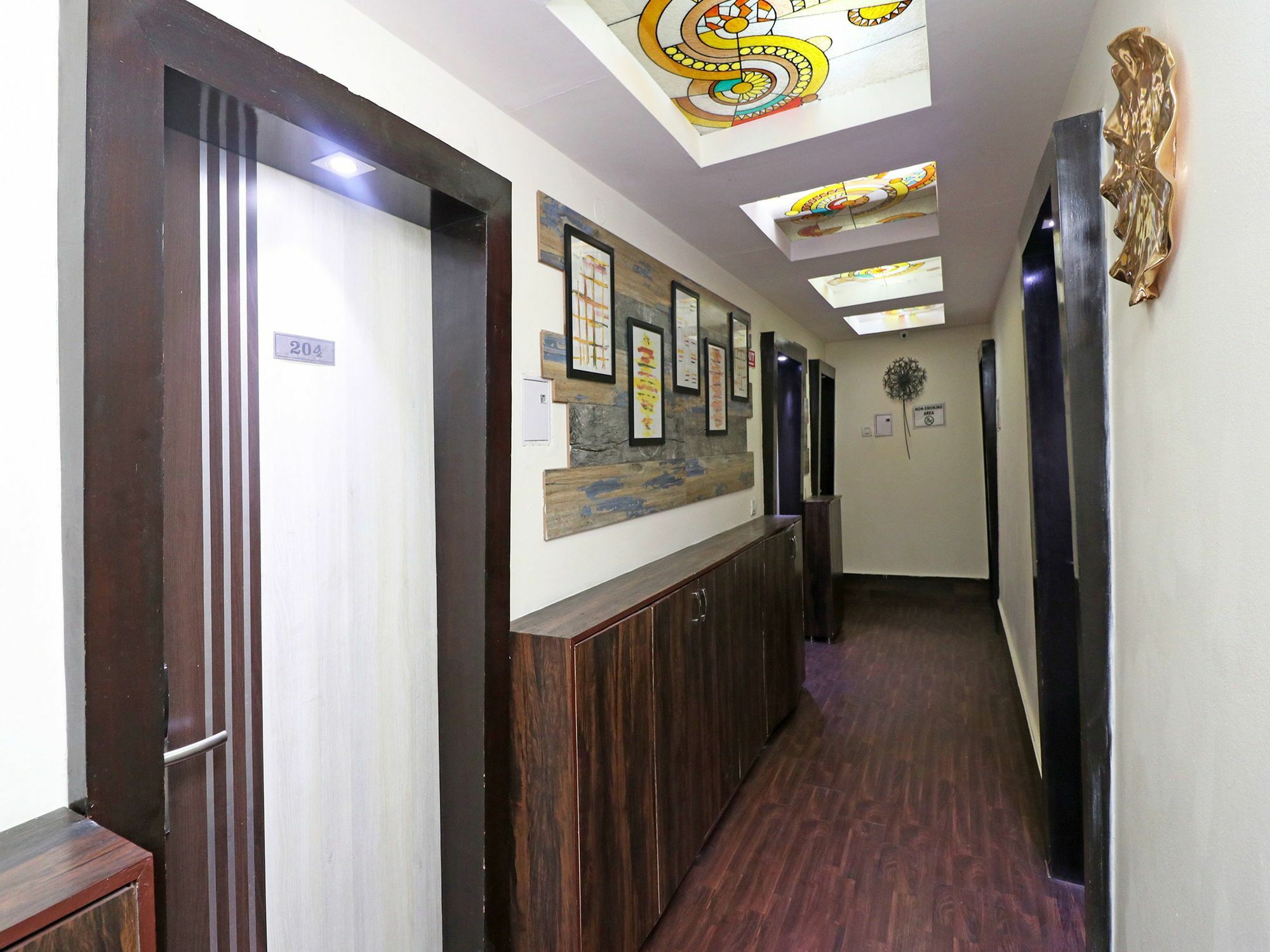Oyo 13451 Star Corporate Avenue Hotel Új-Delhi Kültér fotó